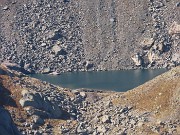 50 Maxi zoom su scorcio del Lago Rotondo di Trona (2256 m)